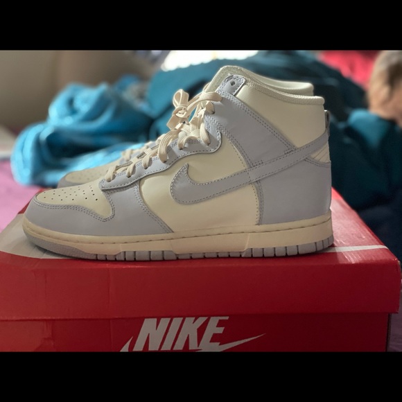 Dunks - Picture 3 of 7